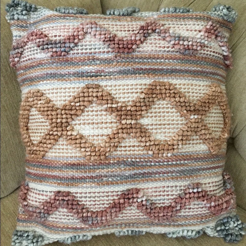 Decorative pillow